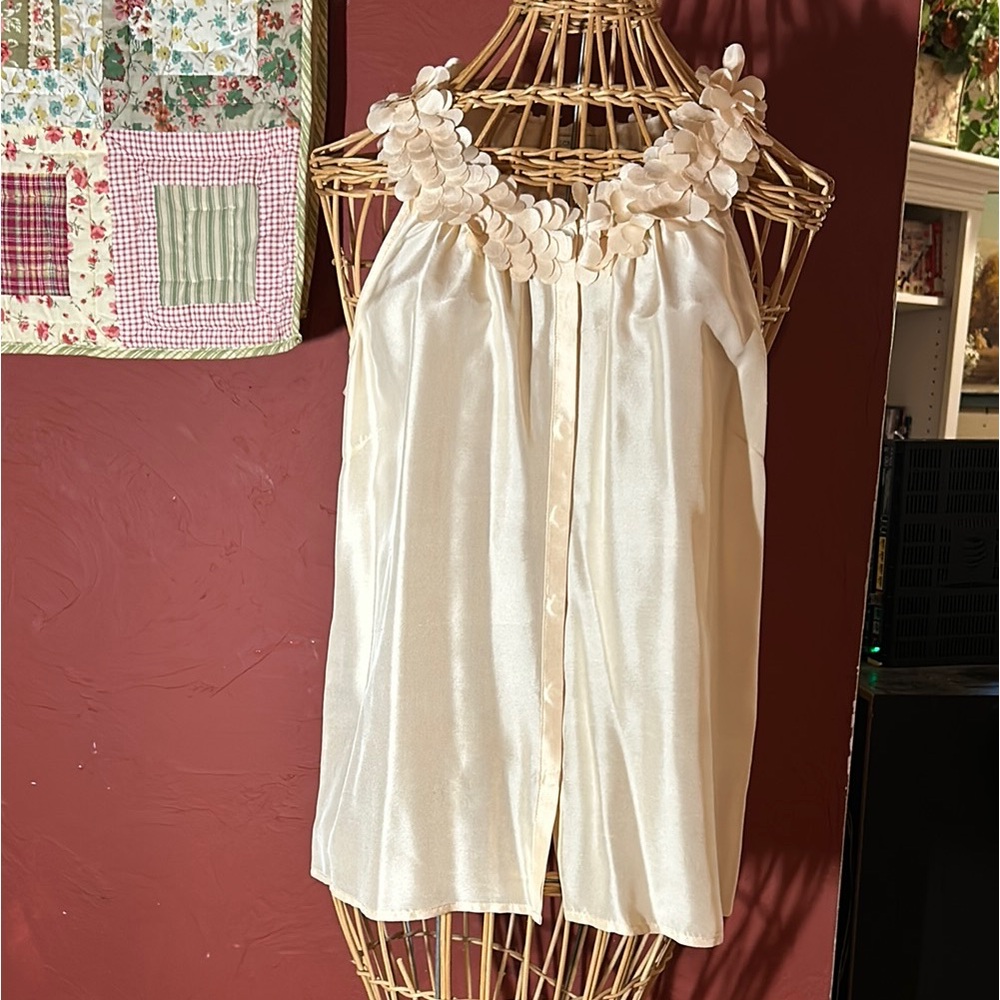 J Crew  4 Elegant Cream Sleeveless Silk Top with Floral Accents
